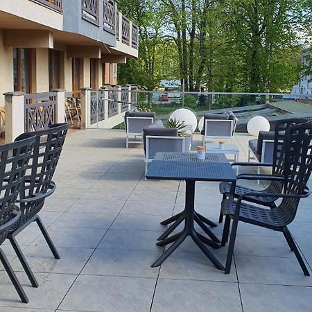 Dom Goscinny Zlota Rybka Dziwnów Exteriör bild